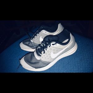 Nike Downshifter 6 youth tennis athletic shoes 6Y